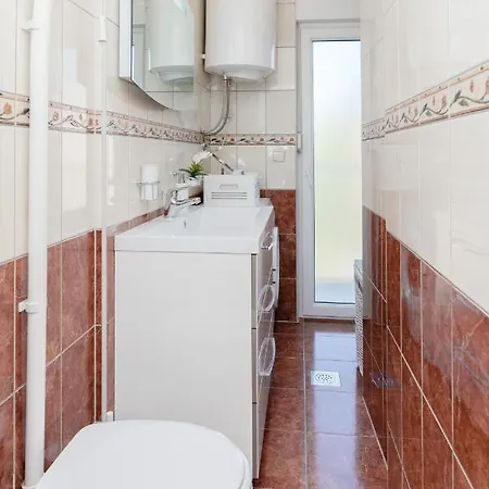 Homey With A View Apartment