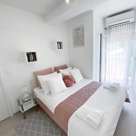 Homey With A View Split