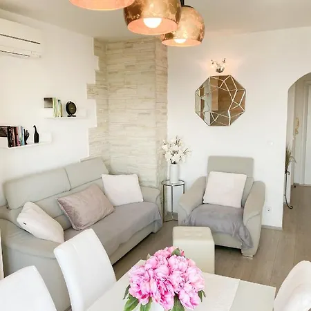 Homey With A View Apartment Split